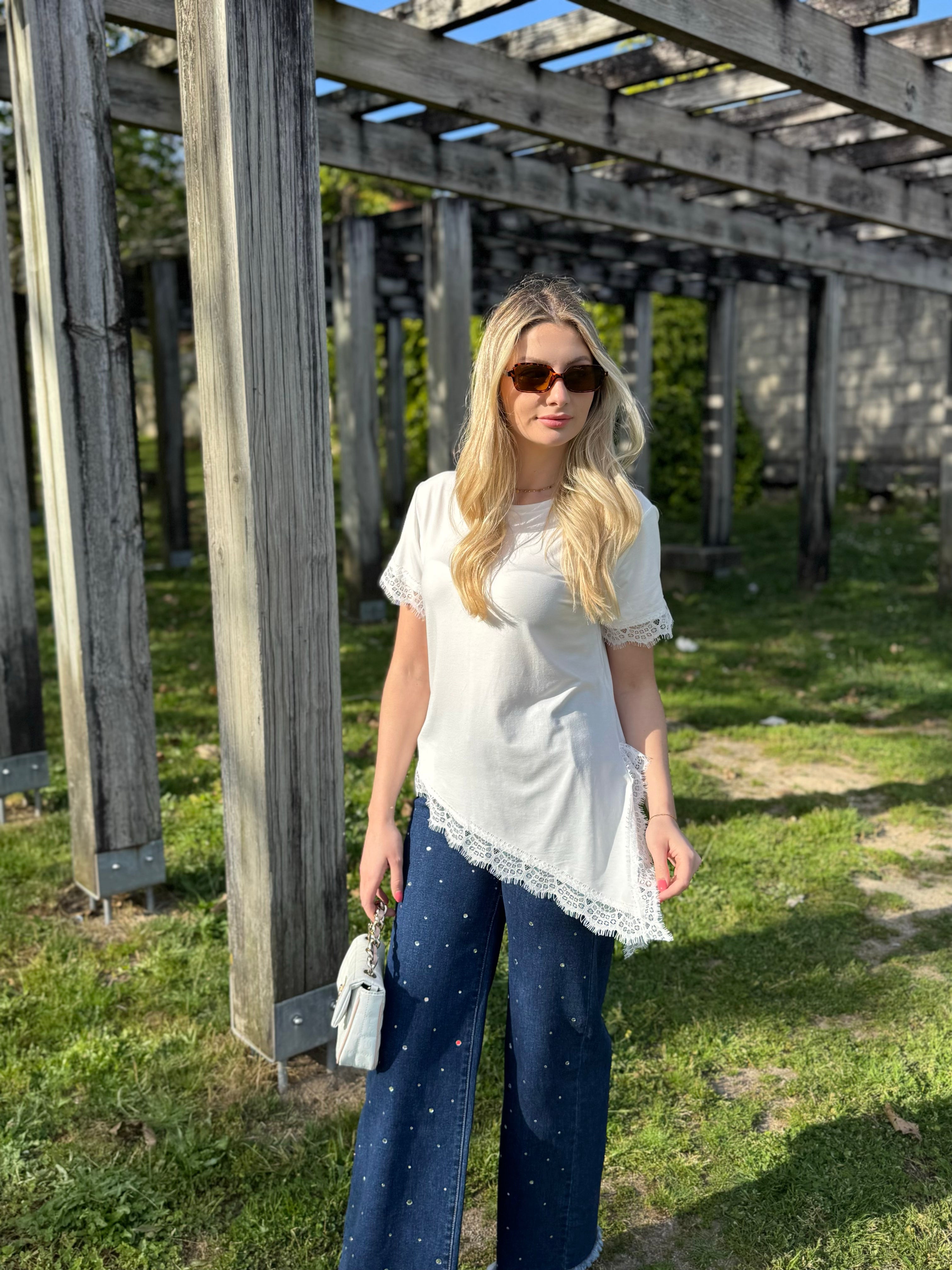 T-SHIRT COMBINADA COM RENDA