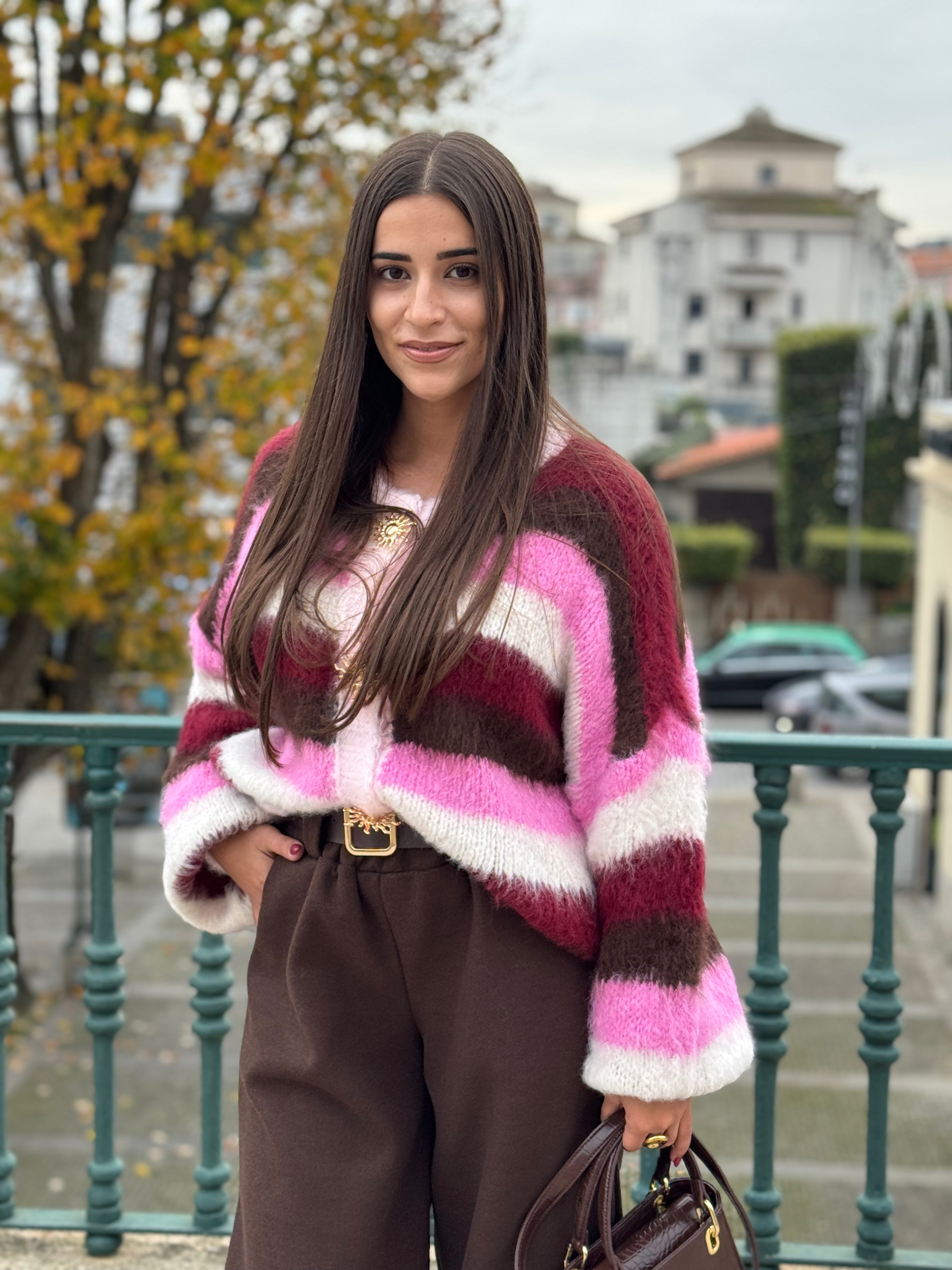 CASACO DE MALHA ÀS RISCAS