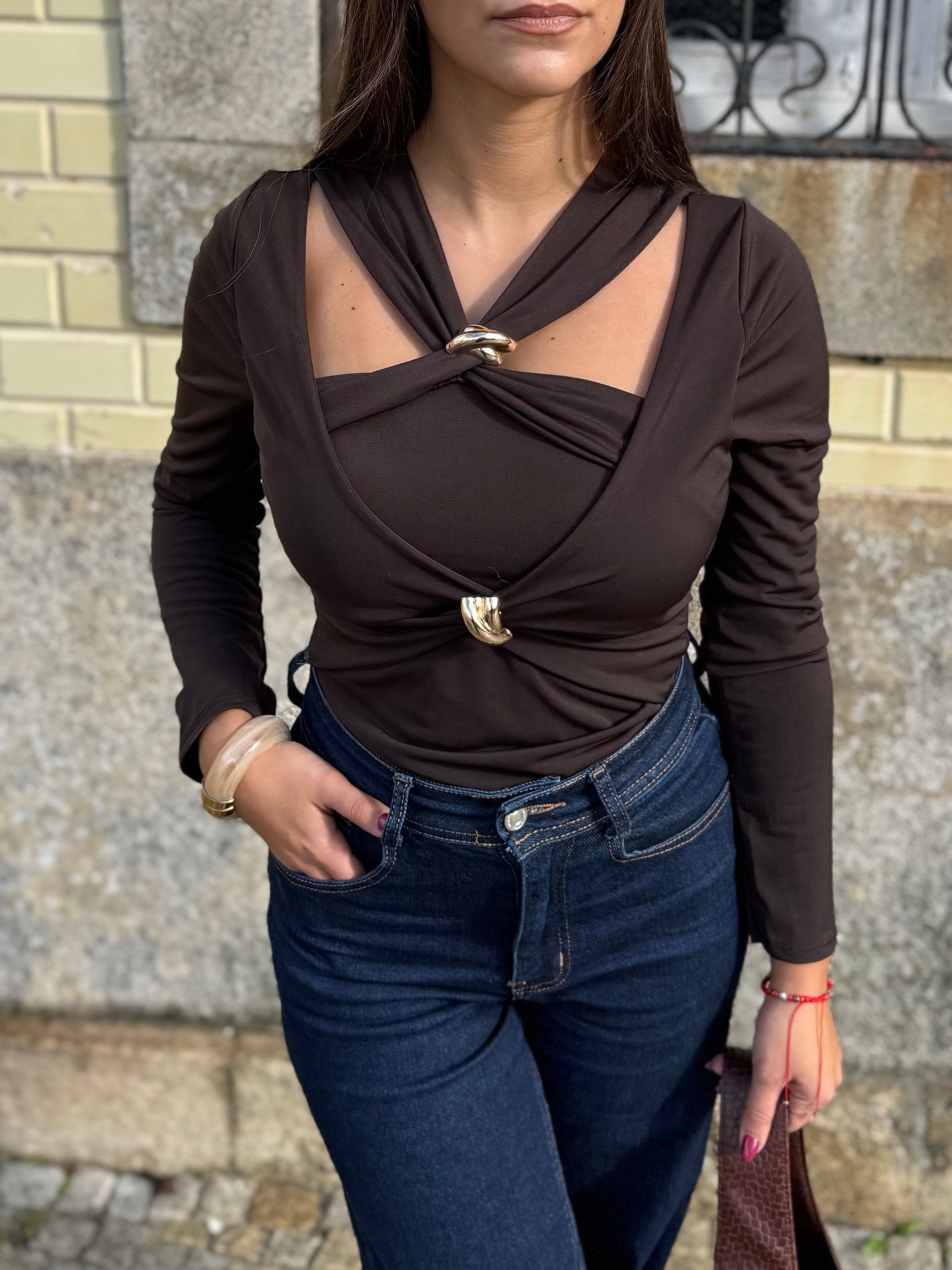 BODY COM DETALHE CRUZADO