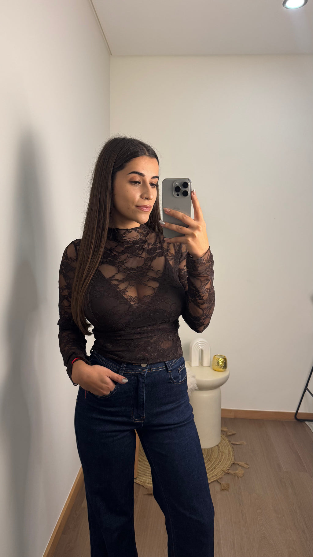 BLUSA DE RENDA COM TOP