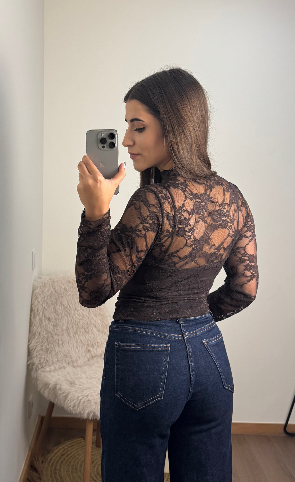 BLUSA DE RENDA COM TOP