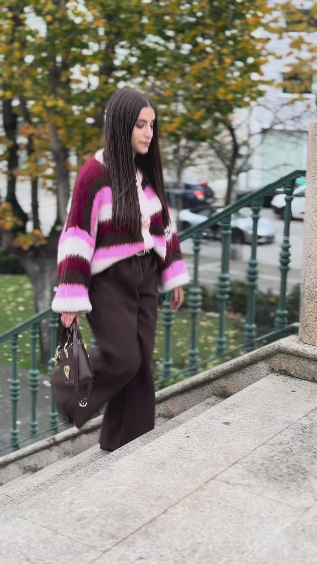 CASACO DE MALHA ÀS RISCAS